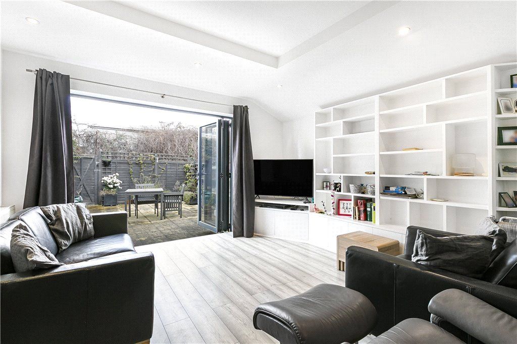 Property photo 2 of 8 Reception Room