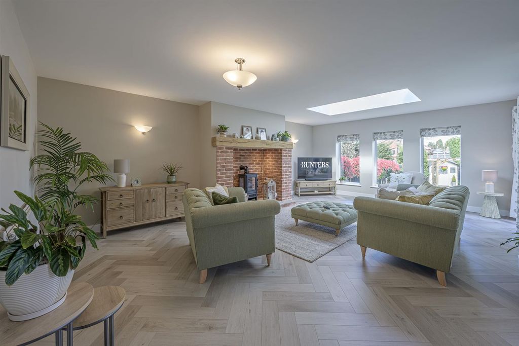 Property photo 3 of 47