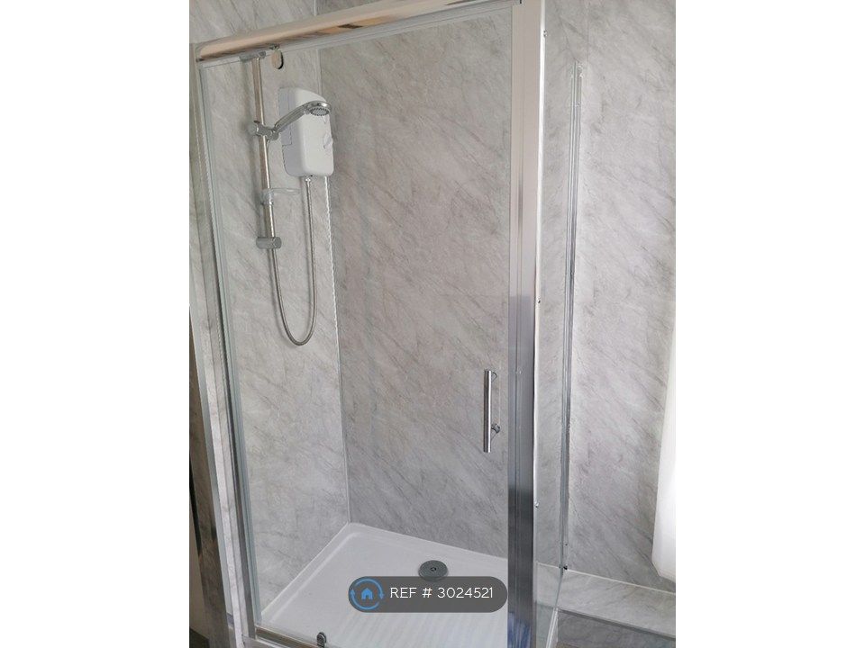 Property photo 3 of 6 Shower In Shared Bathroom