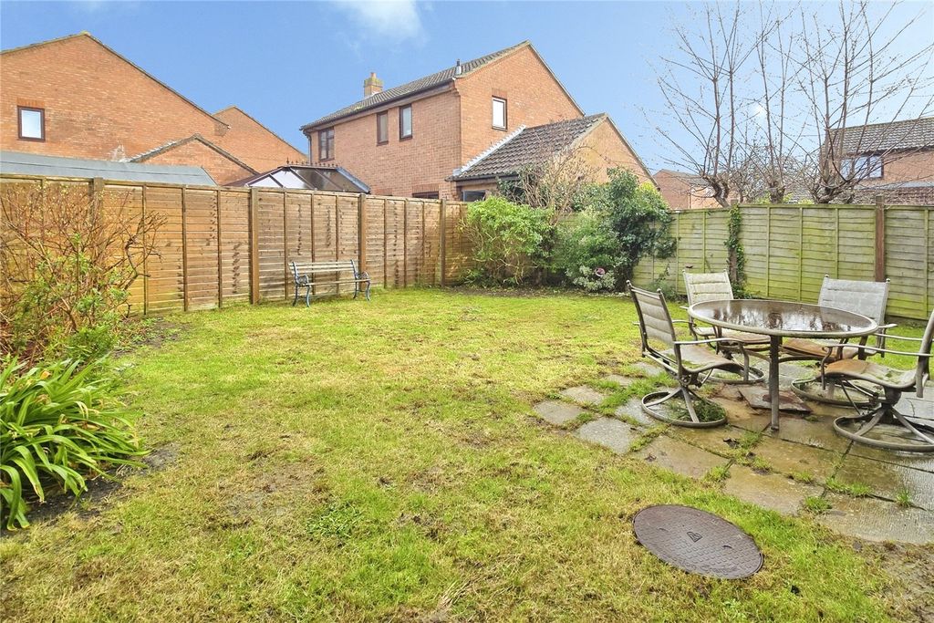 Property photo 3 of 17 Garden