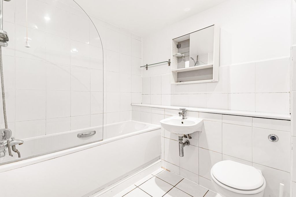 Property photo 2 of 27 Bathroom