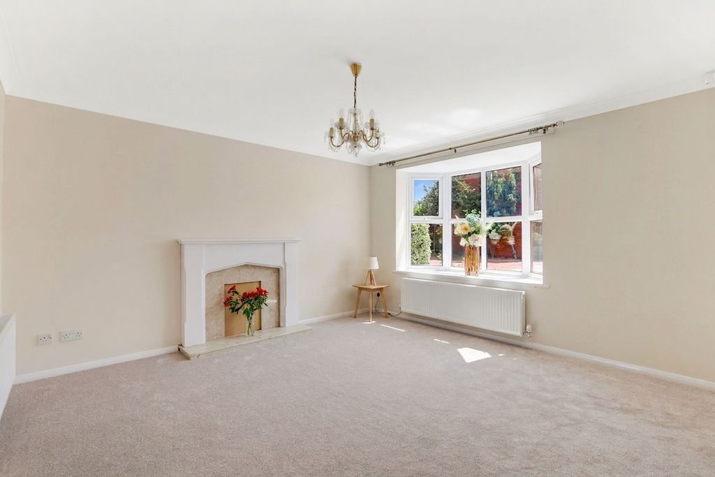 Property photo 2 of 19