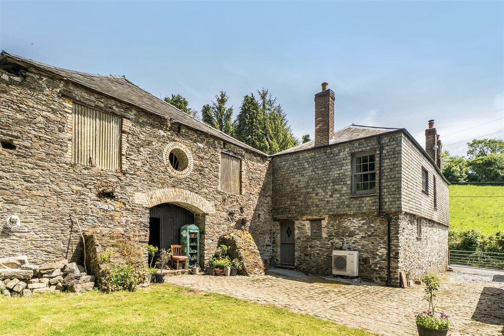Property photo 3 of 37 The Jam Factory External