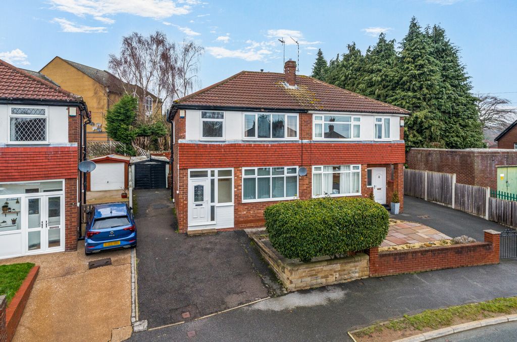 Property photo 1 of 11 Front