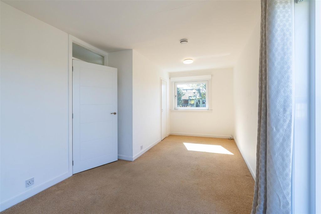 Property photo 3 of 17 S3.Jpg