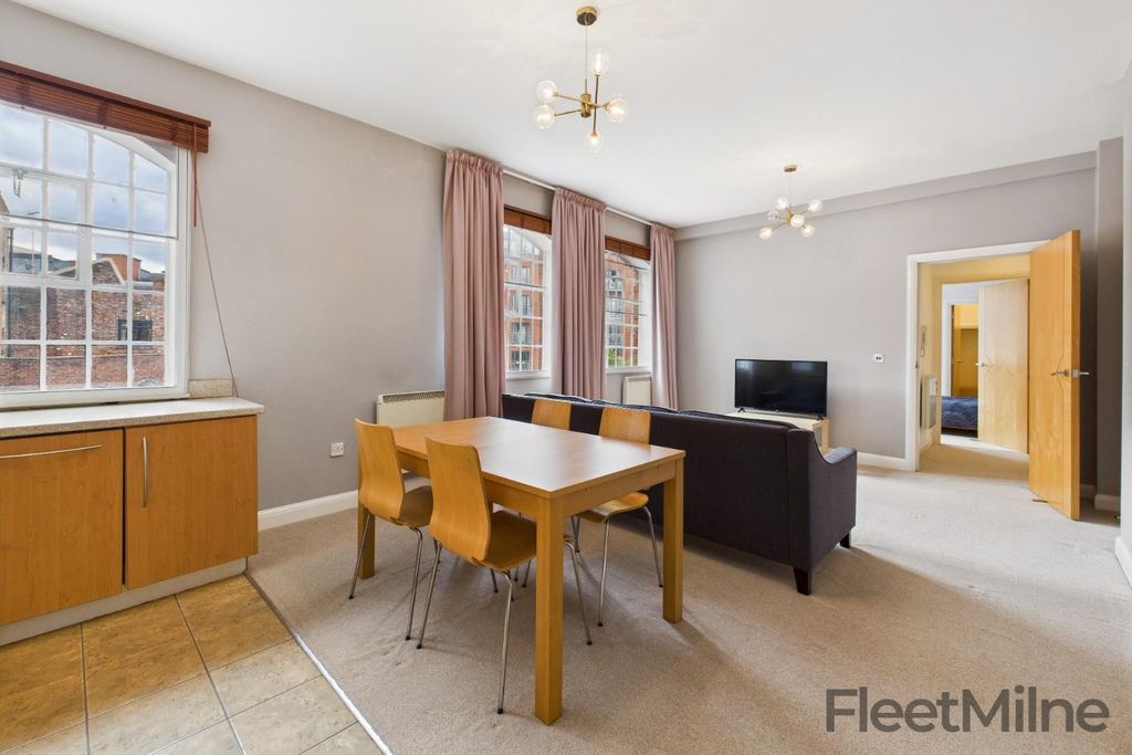 Property photo 2 of 17 Living/Dining Room