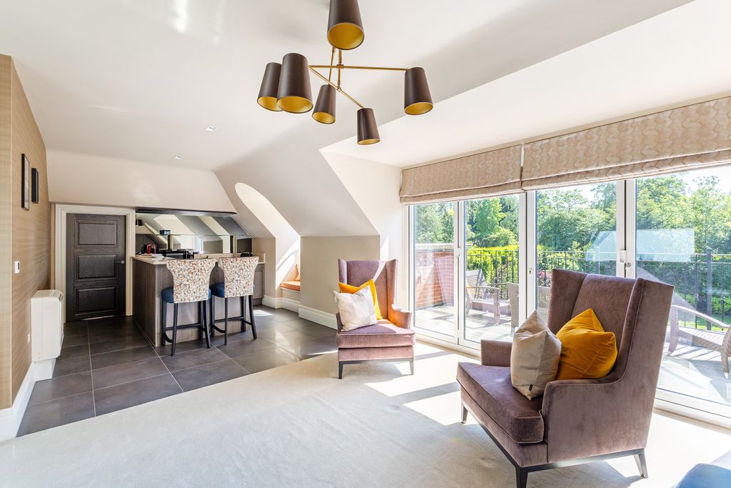 Additional image 24 of 6 bed property for saleRegent's Walk, Ascot, Berkshire SL5