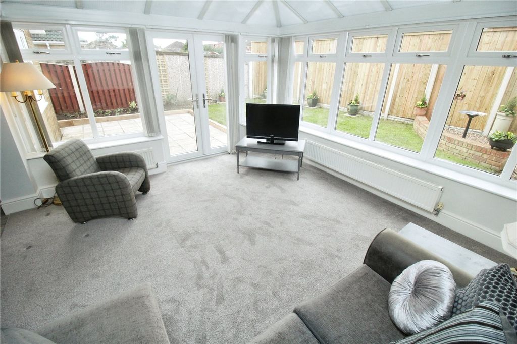 Property photo 3 of 19 Conservatory