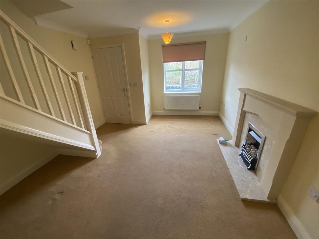 Property photo 2 of 8 Lounge