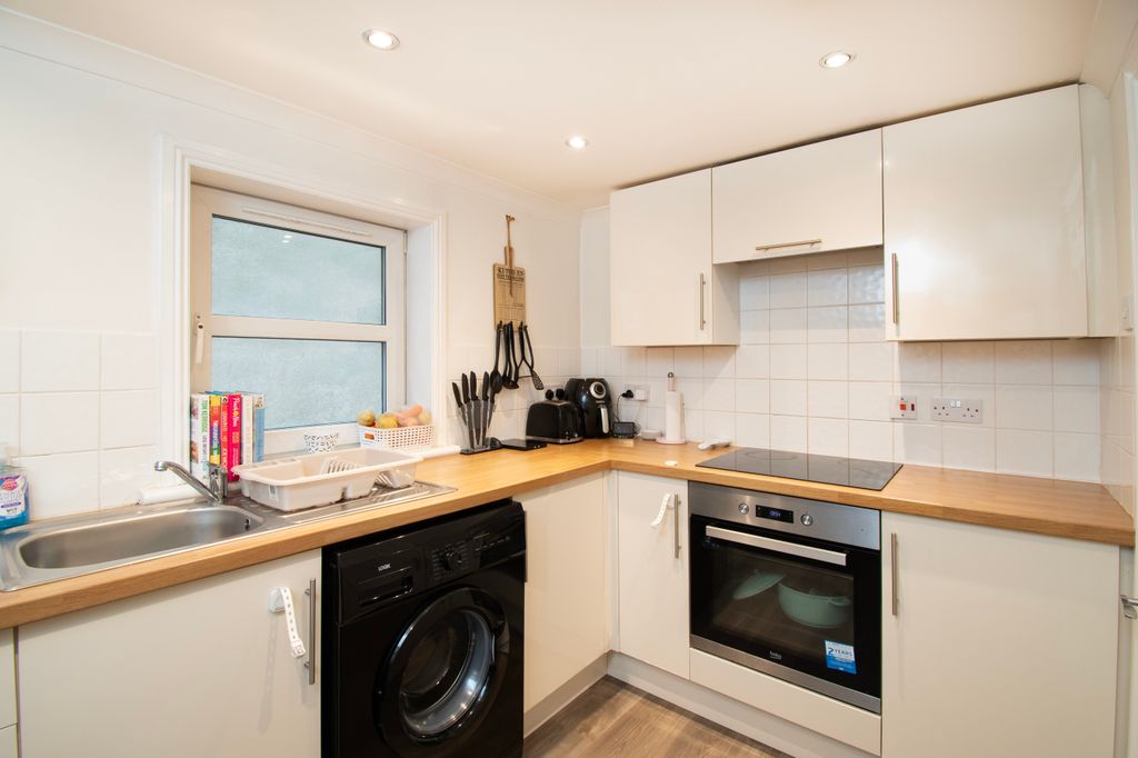 Property photo 2 of 21 Kitchen