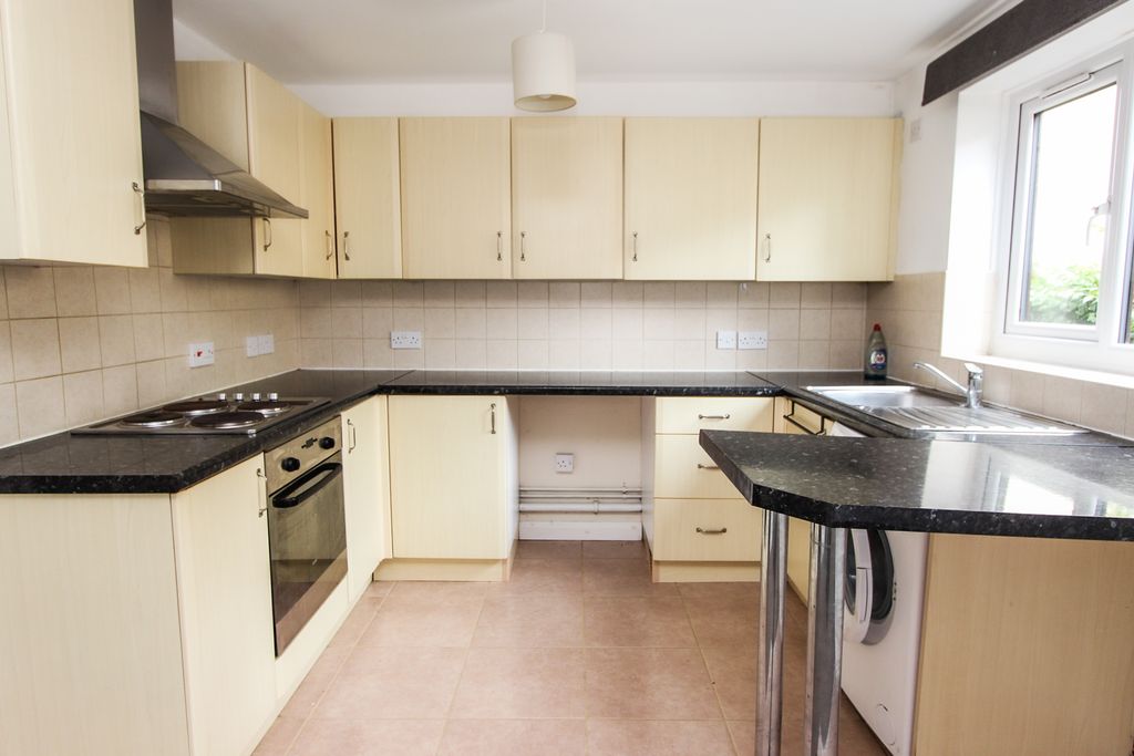 Property photo 2 of 8 Lounge/Kitchen