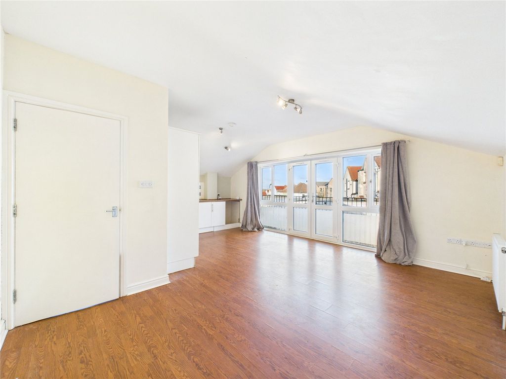 Property photo 1 of 18 Picture No. 01