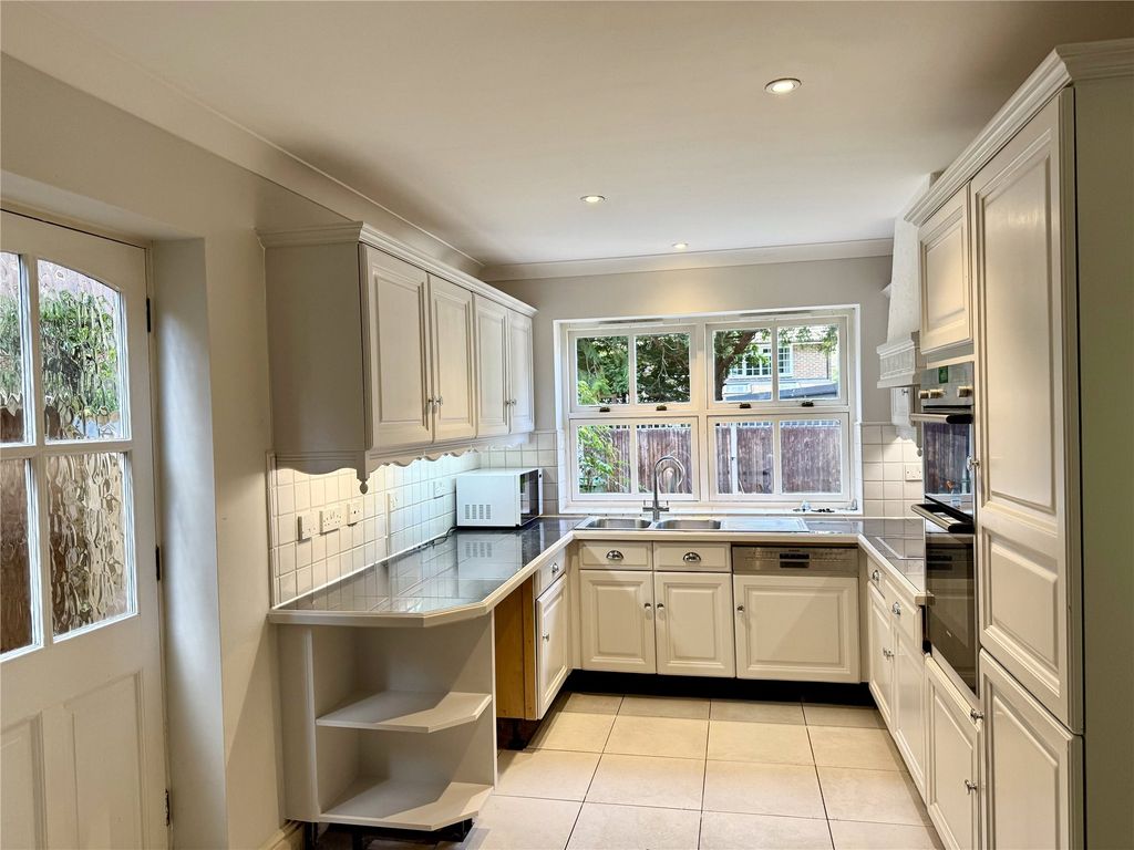 Property photo 2 of 11 Picture No. 15