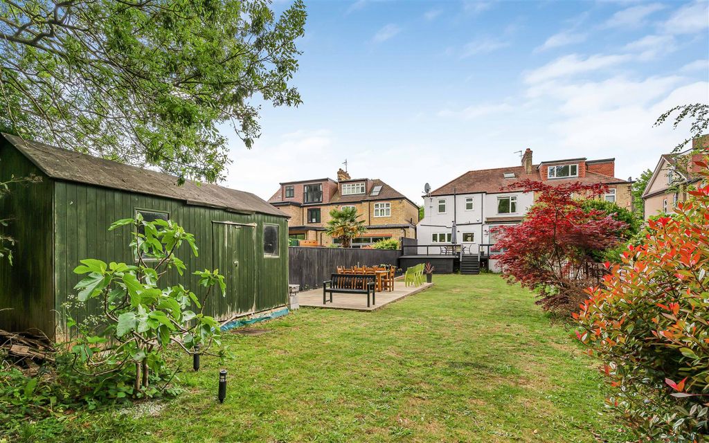 Property photo 2 of 37 Garden