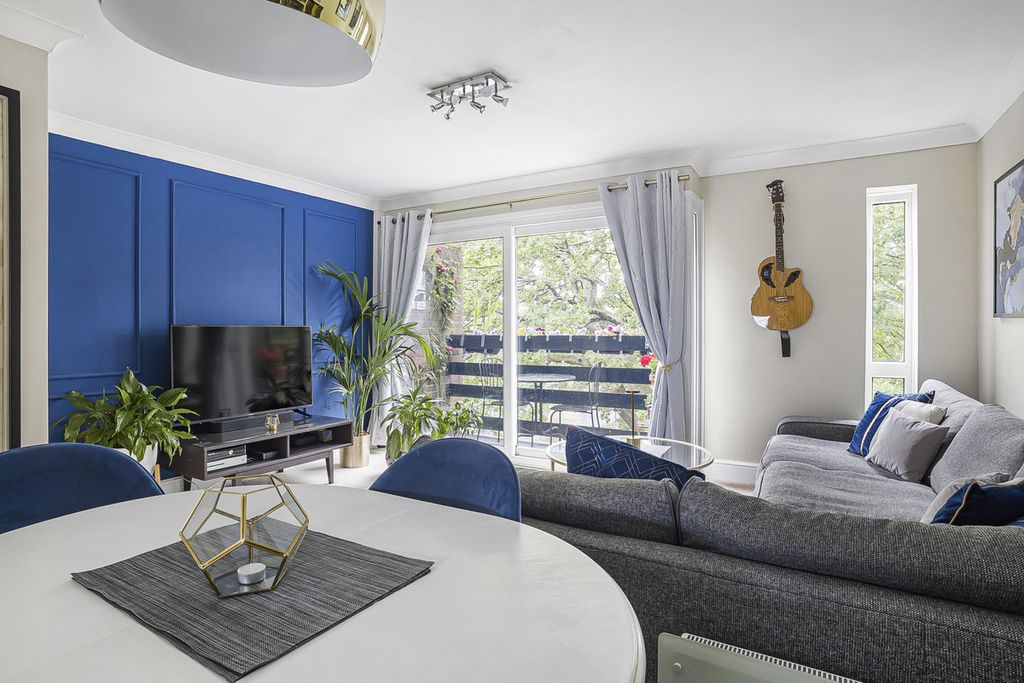 Property photo 2 of 18