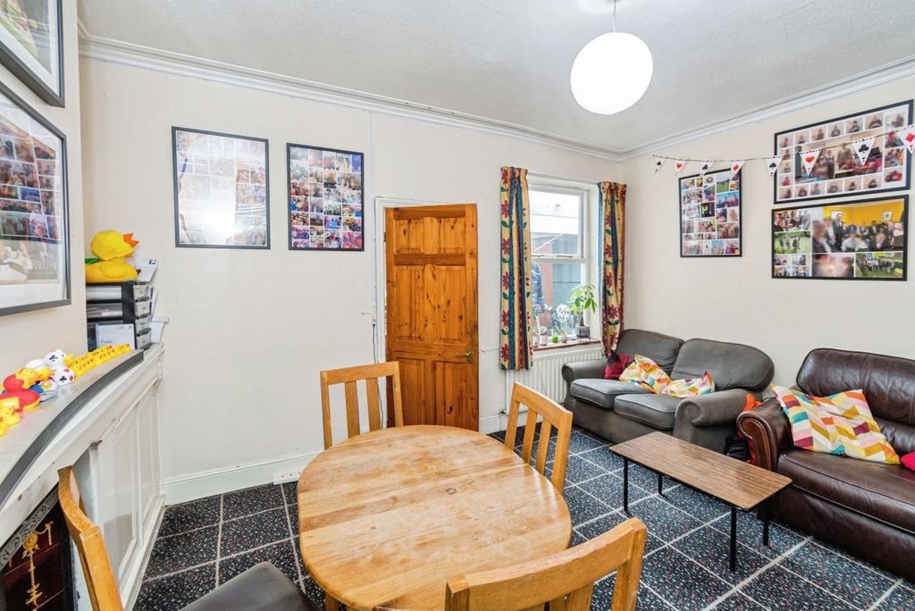 Property photo 2 of 12 Pbox-Img.Jpg