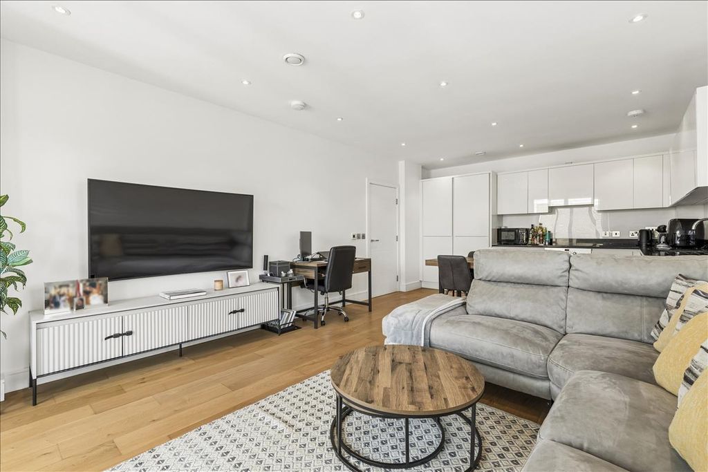 Property photo 2 of 16