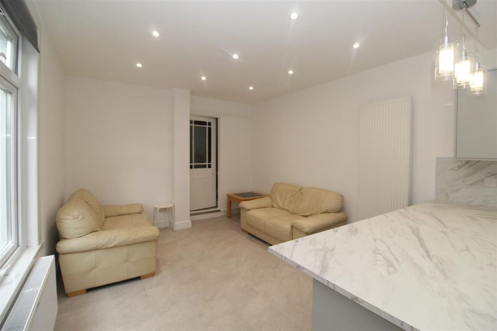 Property photo 2 of 14 Img_3520.Jpg