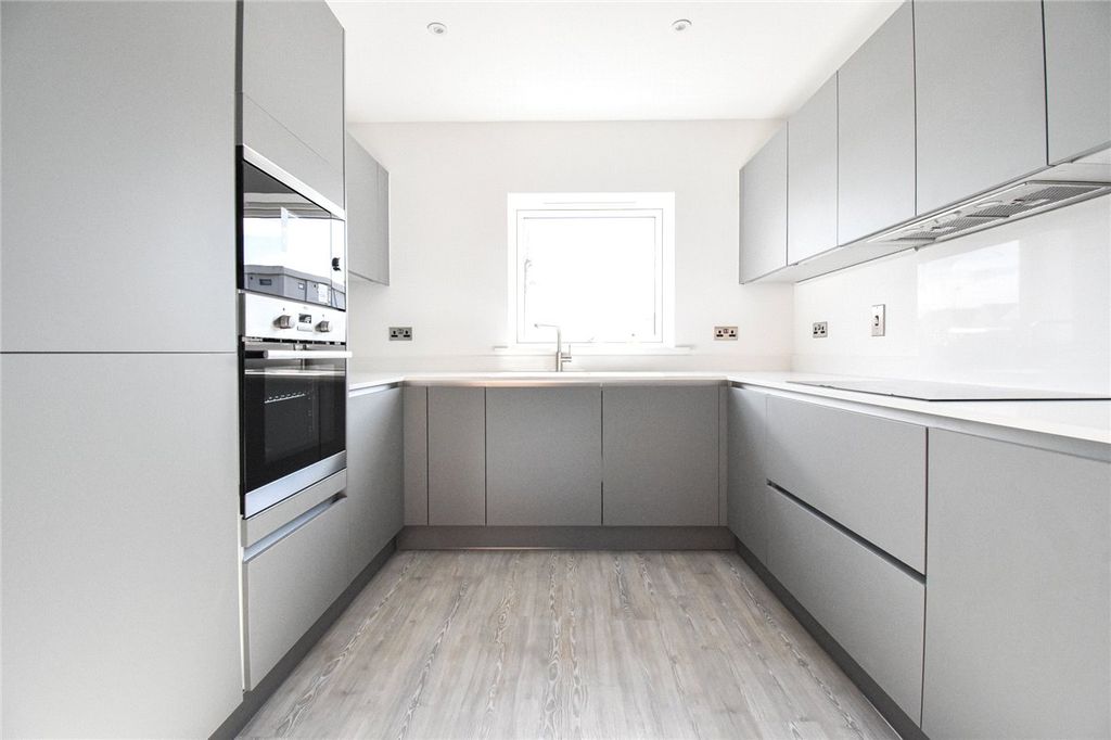 Property photo 2 of 14 Picture No. 10