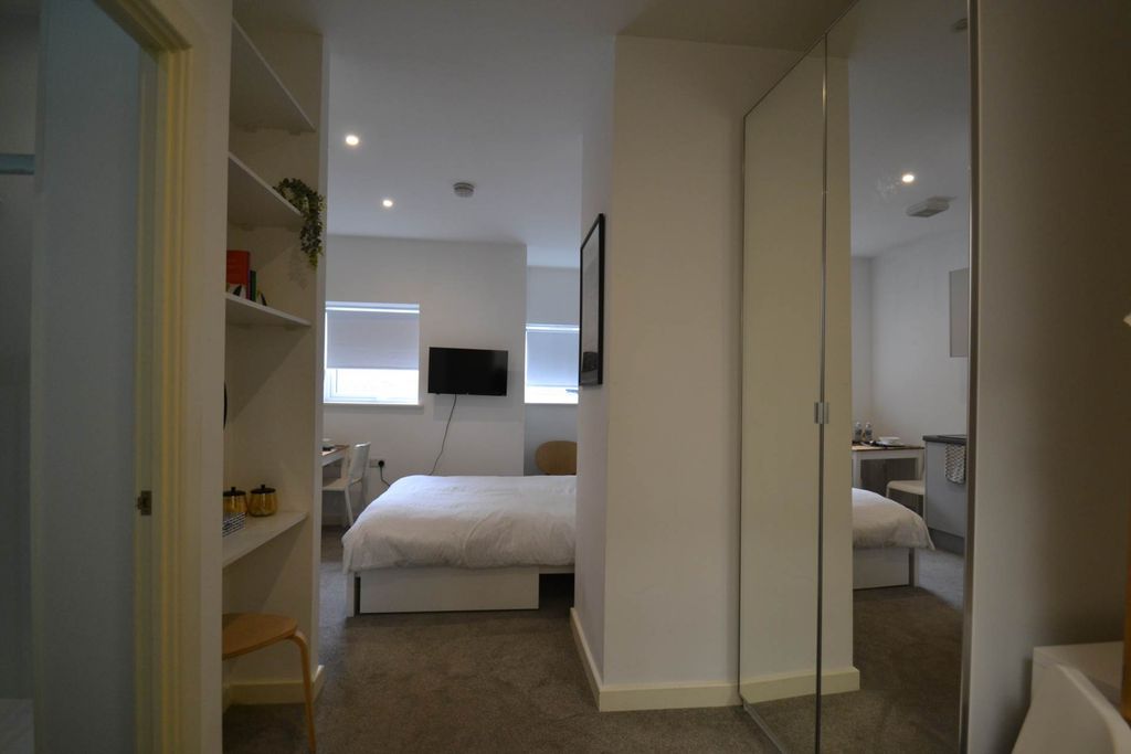 Property photo 1 of 4