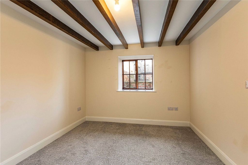 Property photo 2 of 13 Bedroom