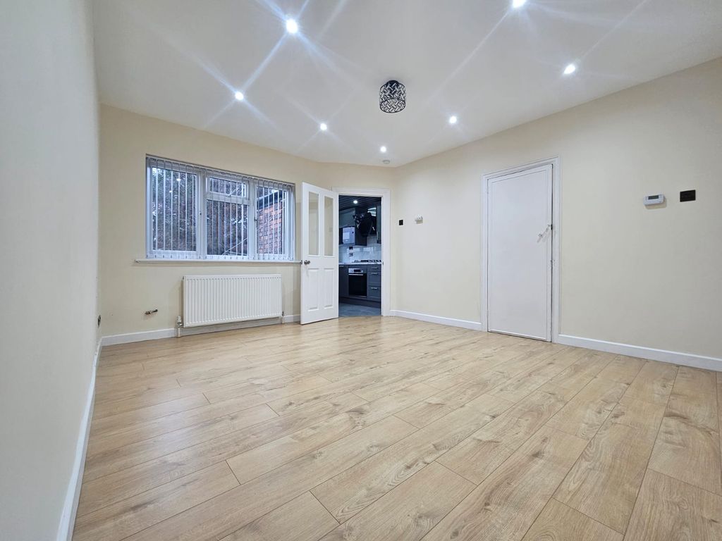 Property photo 2 of 24 Image