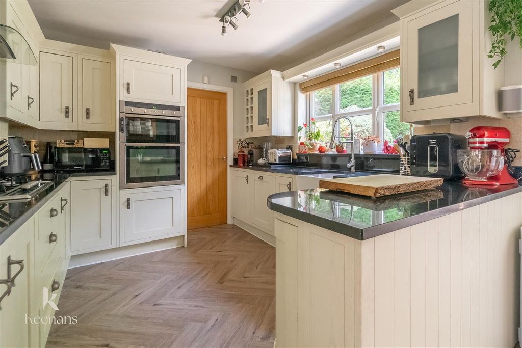 Property photo 2 of 44