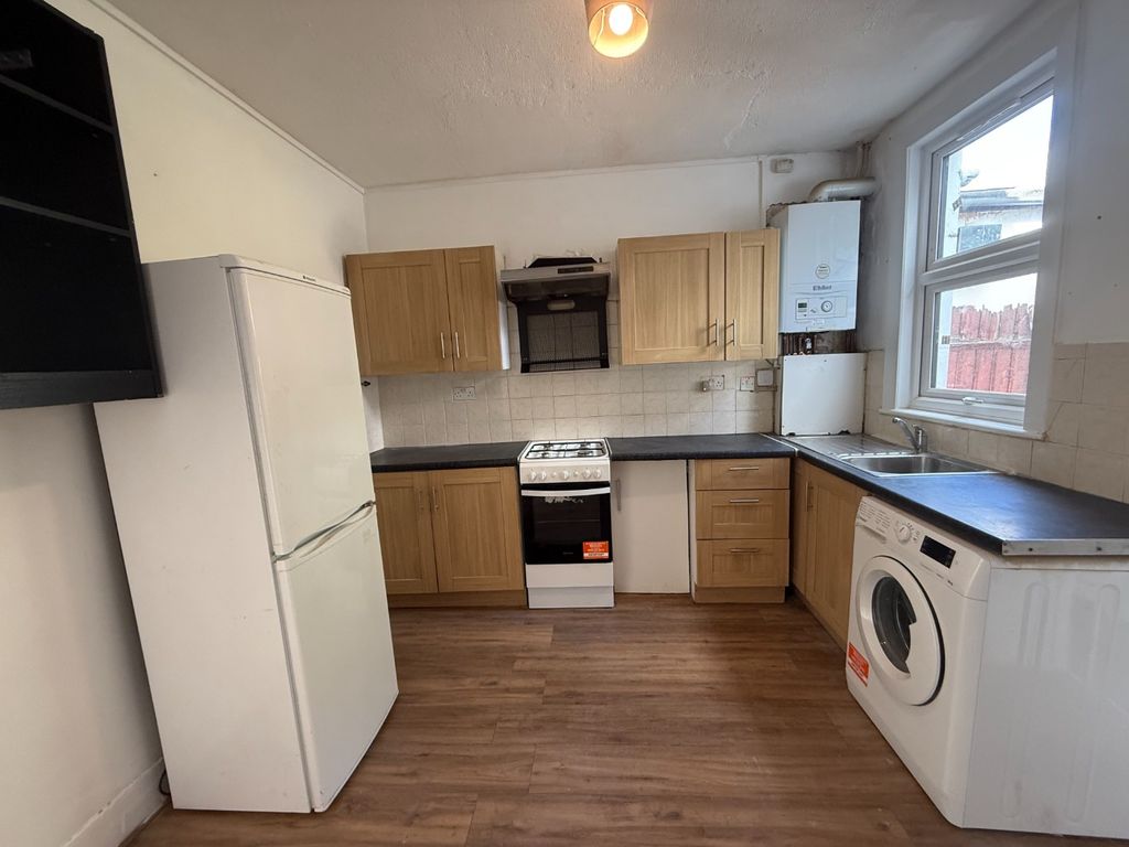 Property photo 3 of 7 1953773