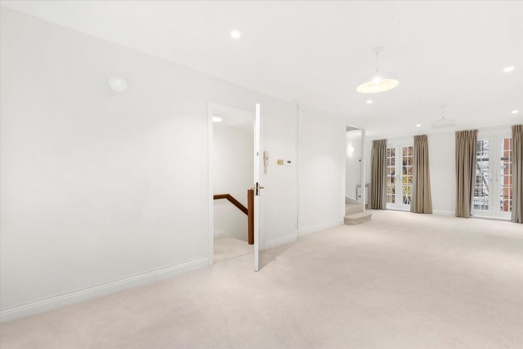 Property photo 3 of 14 Image