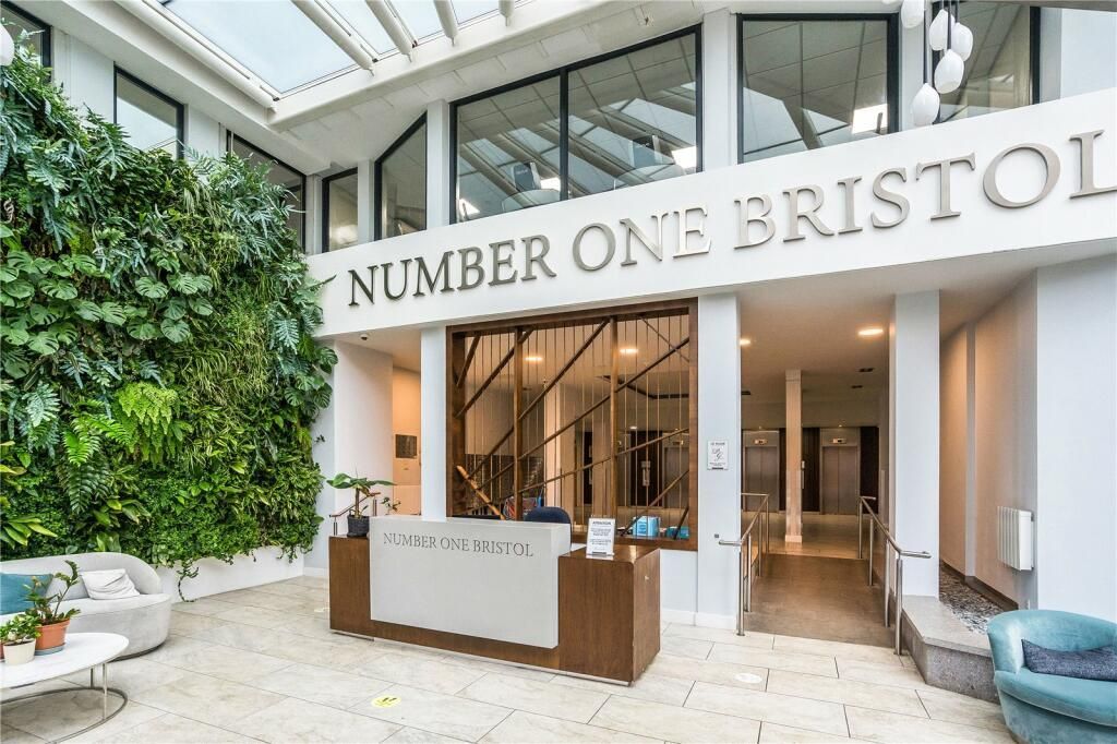 Property photo 2 of 14 Building Entrance