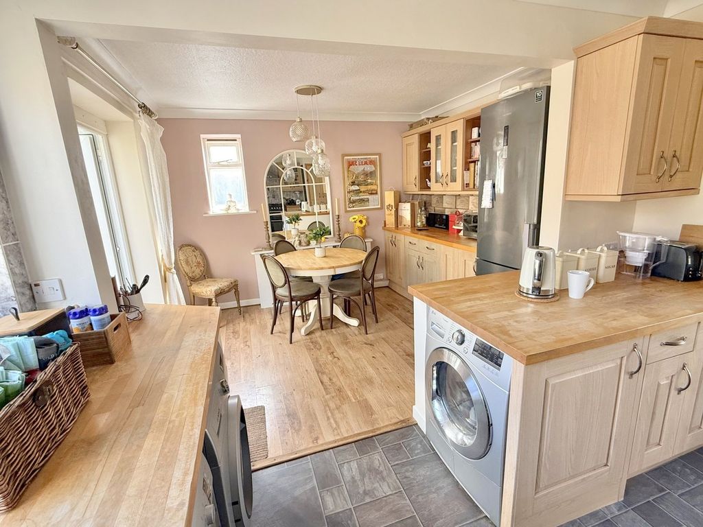 Property photo 3 of 22