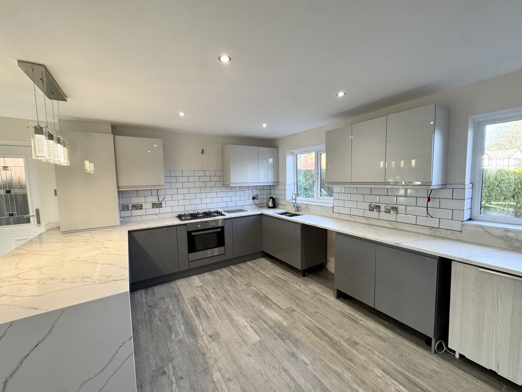 Property photo 3 of 14 Gallery