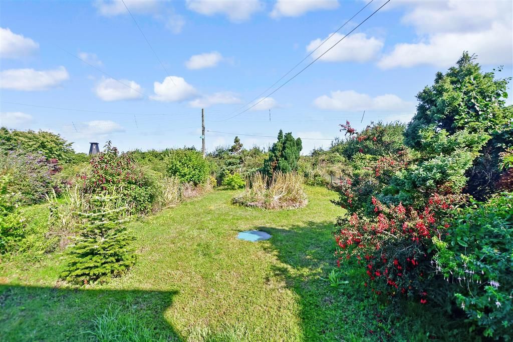 Property photo 2 of 11 Front Garden