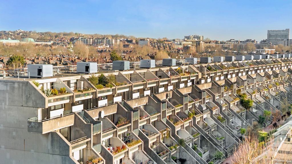 Property photo 1 of 21