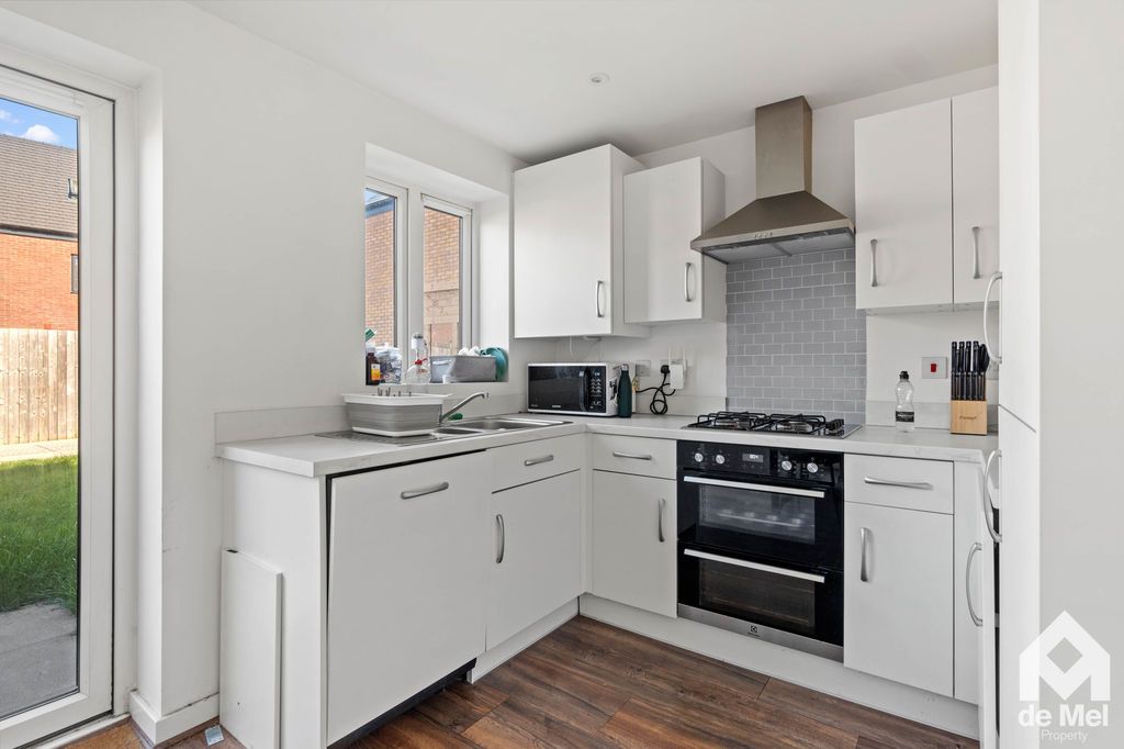 Property photo 3 of 14 Photo 10