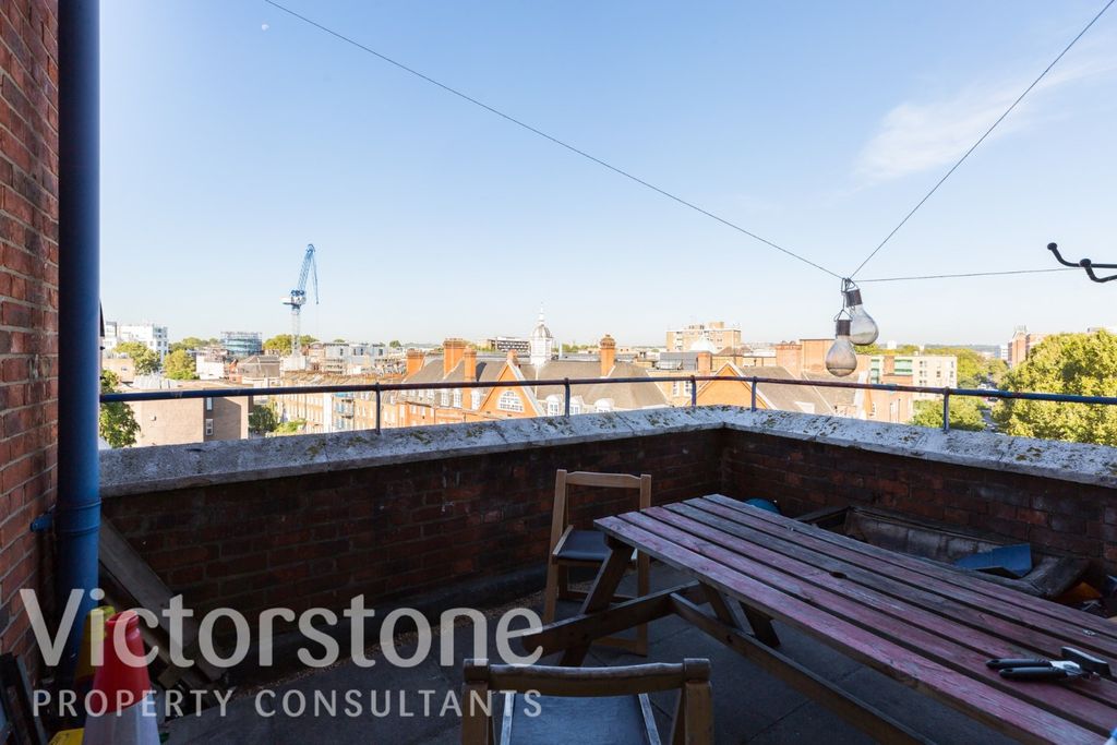 Property photo 2 of 24 1435733