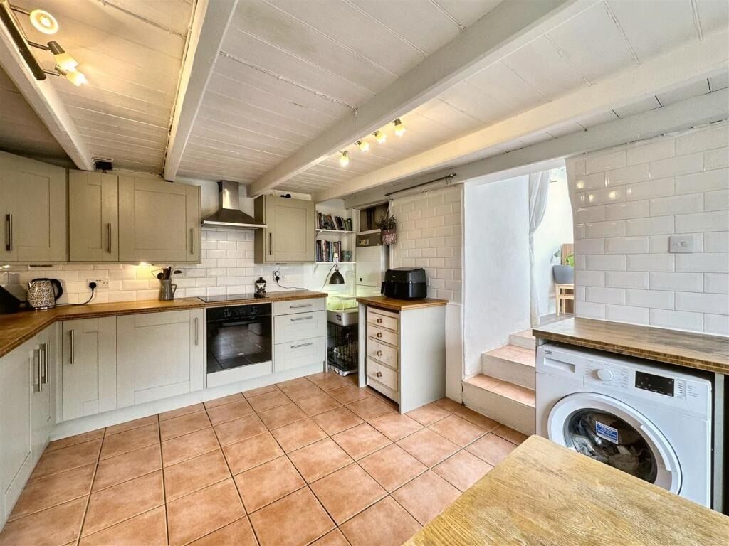 Property photo 2 of 25 4855956