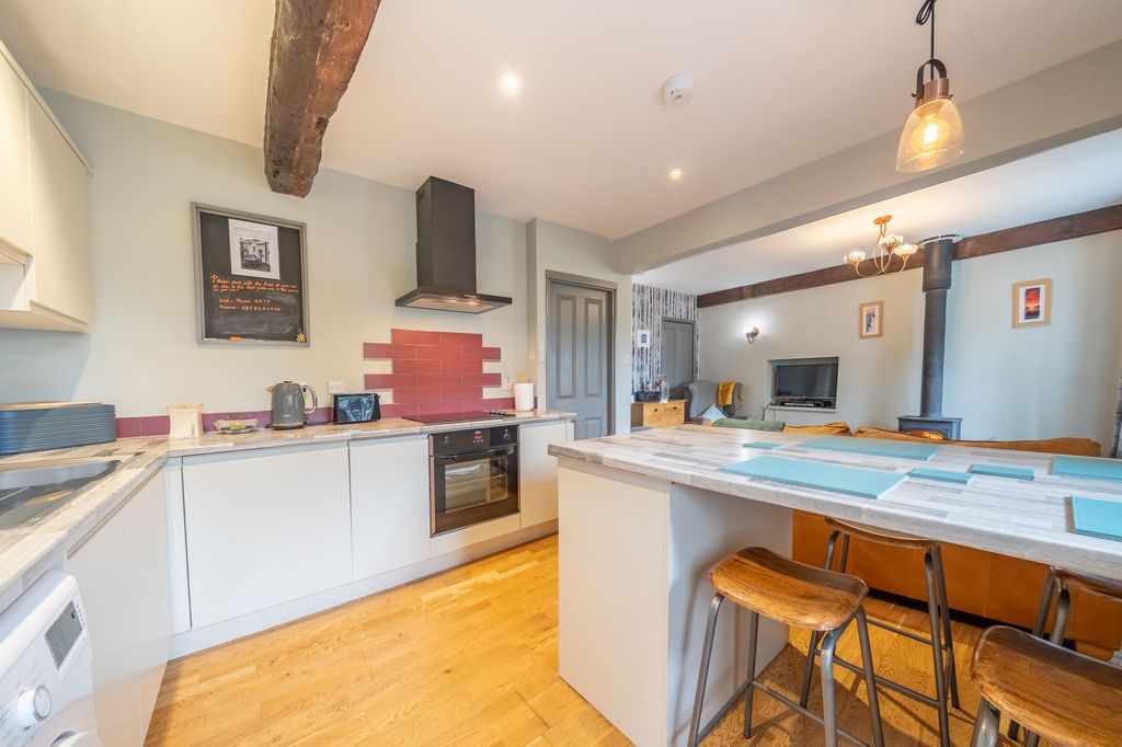 Property photo 1 of 21 Kitchen