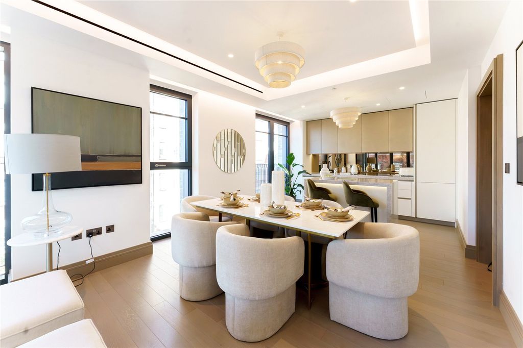 Property photo 3 of 12 Dining Area