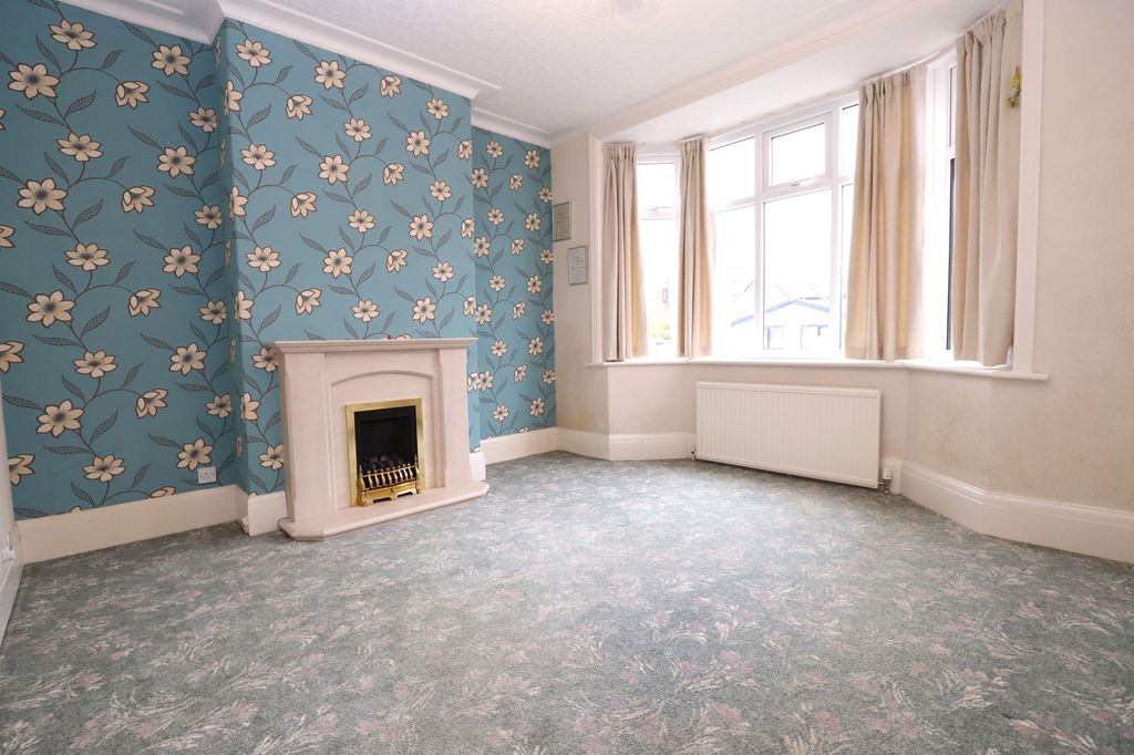 Property photo 2 of 21