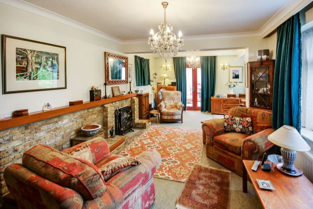 Property photo 3 of 16