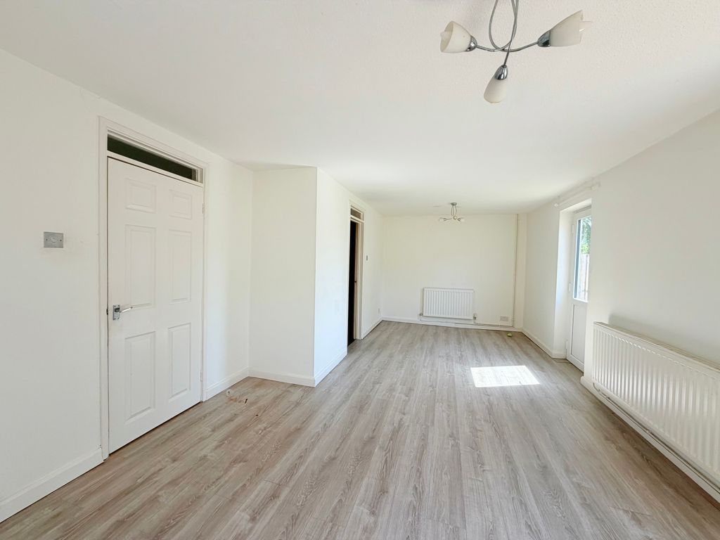 Property photo 3 of 10 Image