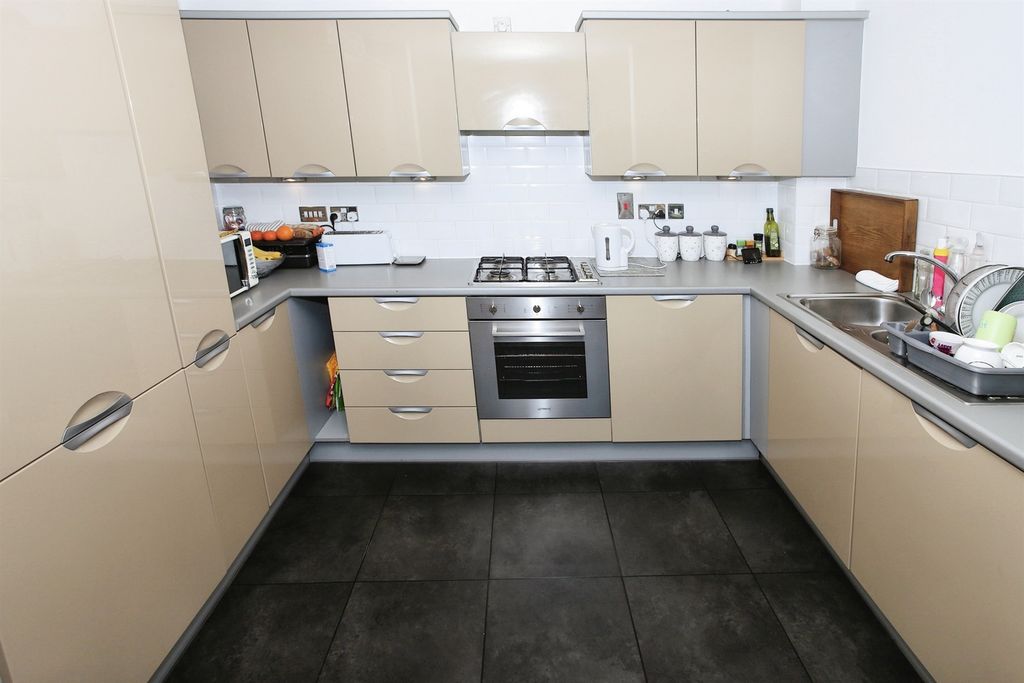 Property photo 3 of 15