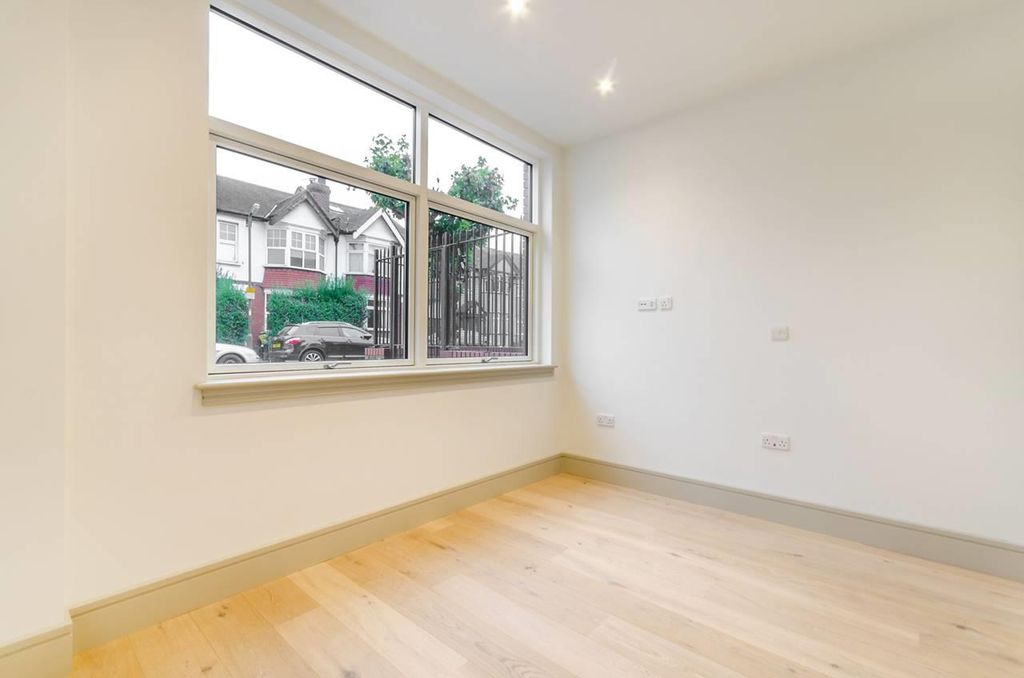 Property photo 3 of 4 Reception Room
