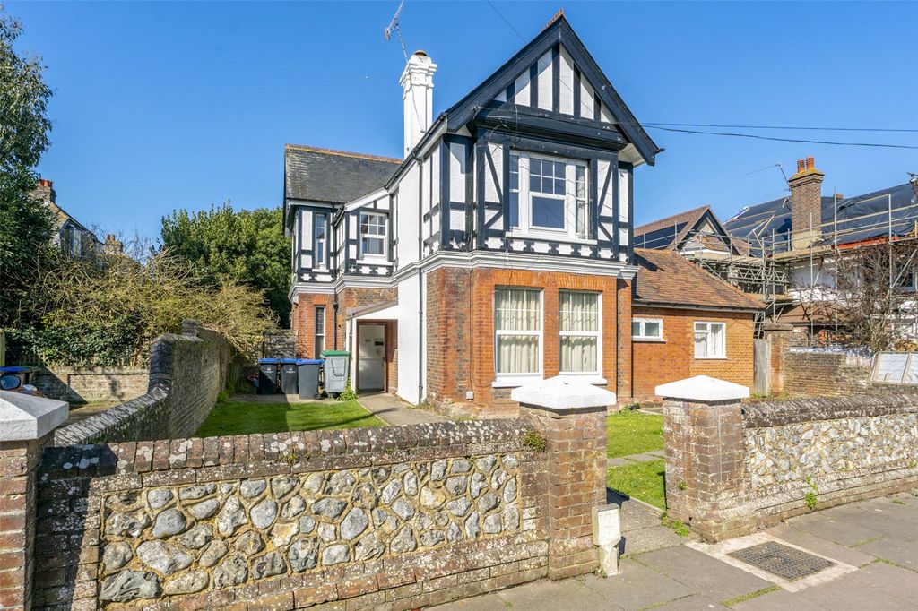 Property photo 1 of 10 Picture No. 12