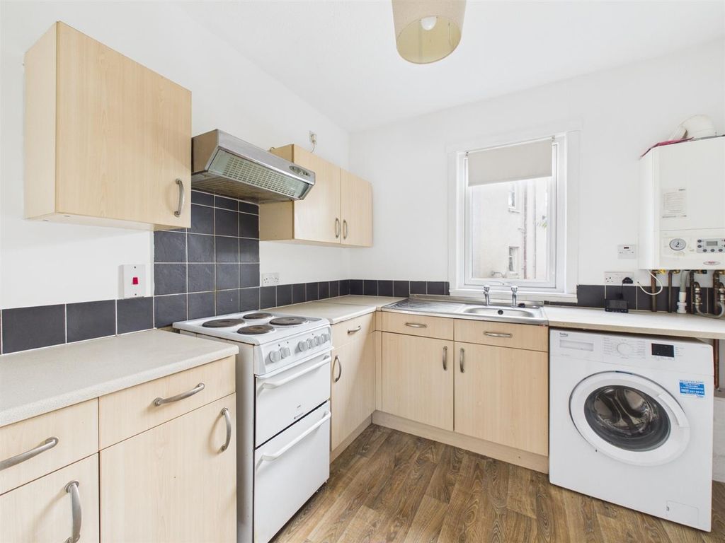 Property photo 3 of 13 Cam03924G0-Pr0131-Still001.Jpg