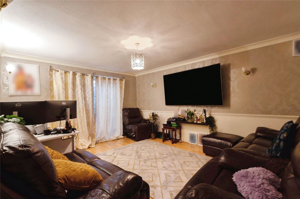 Property photo 2 of 16 Picture No. 24