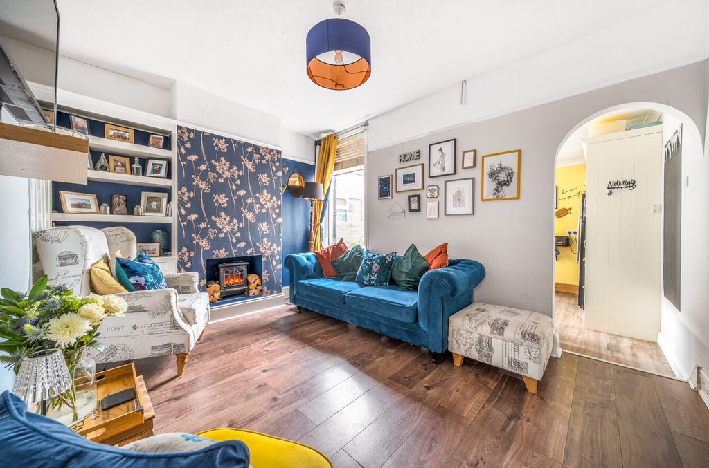 Property photo 2 of 13 1384176-3-6925856...