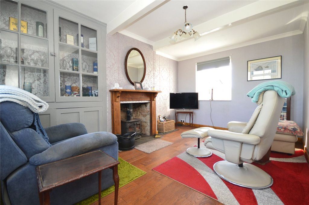 Property photo 2 of 20 Sitting Room