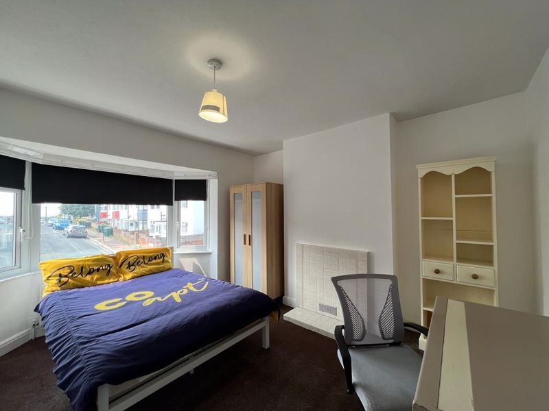 Property photo 1 of 9 Photo 7